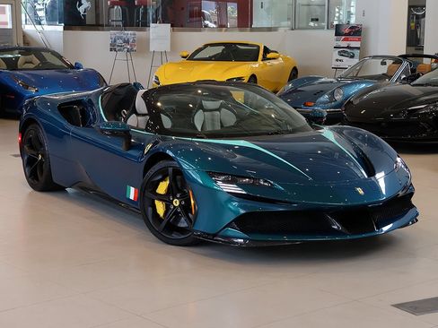 Certified 2022 Ferrari SF90 Spider AWD/4WD image 2