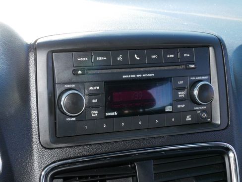 Used 2014 Dodge Grand Caravan SE image 22