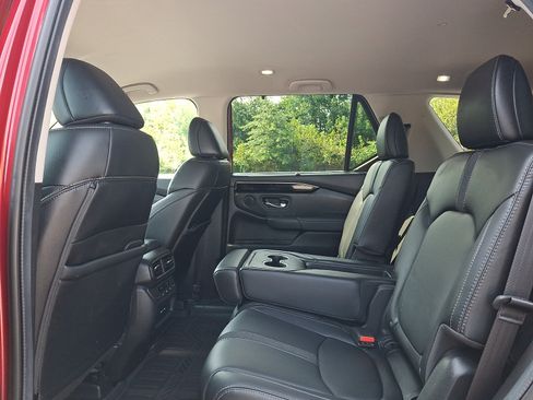 Used 2024 Honda Pilot EX-L image 11