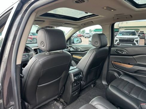 Used 2017 GMC Acadia Denali w/ Technology Package AWD/4WD image 23