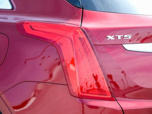 Used 2019 Cadillac XT5 Luxury image 9