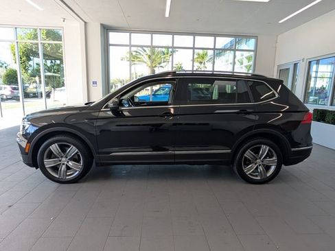 Used 2018 Volkswagen Tiguan SEL Premium image 4