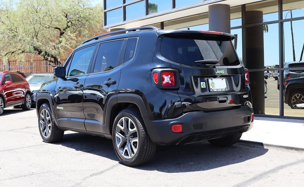 Used 2018 Jeep Renegade Latitude FWD image 10