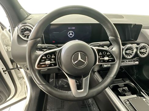 Used 2021 Mercedes-Benz GLA 250 4MATIC image 11