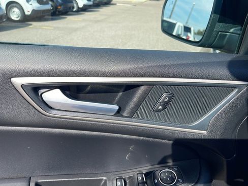 Certified 2024 Ford Edge SEL w/ Convenience Package image 9