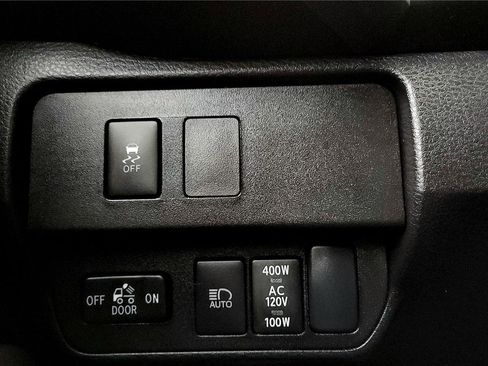 Used 2023 Toyota Tacoma TRD Off-Road image 40