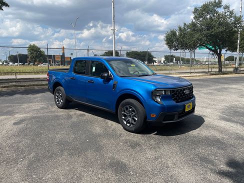 New 2025 Ford Maverick XLT w/ XLT Luxury Package AWD/4WD image 4