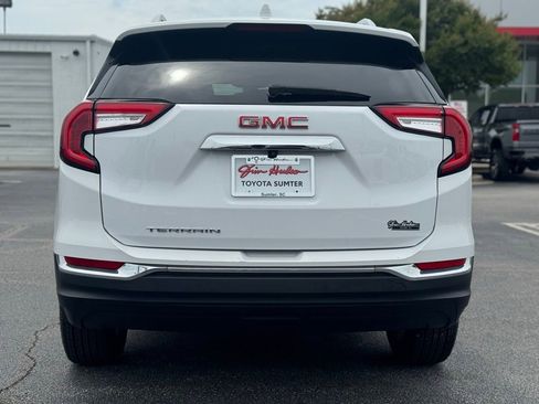 Used 2024 GMC Terrain SLT FWD image 10