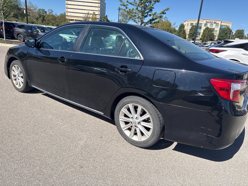 Used 2014 Toyota Camry XLE w/ Leather Package FWD image 6