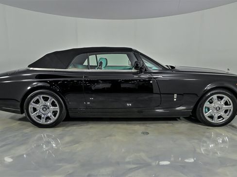 Used 2013 Rolls-Royce Phantom Drophead Coupe RWD image 14