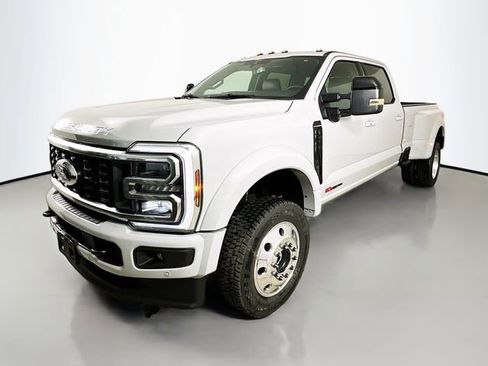 New 2026 Ford F450 Platinum w/ FX4 Off-Road Package image 3