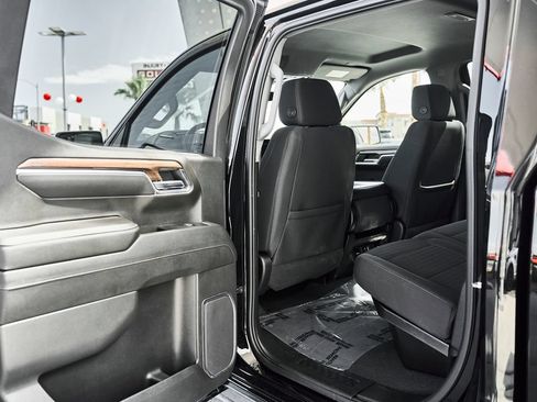 Used 2022 Chevrolet Silverado 1500 LT AWD/4WD image 11