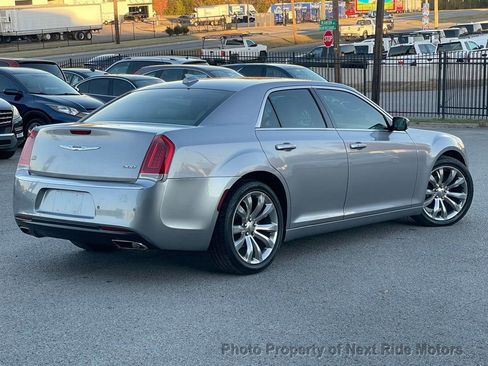 Used 2016 Chrysler 300 Limited image 2