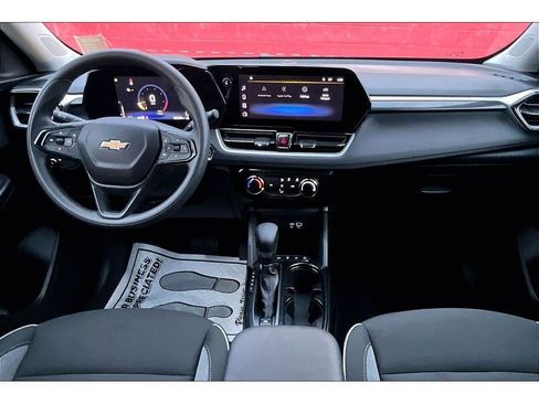 Used 2025 Chevrolet TrailBlazer LT image 16