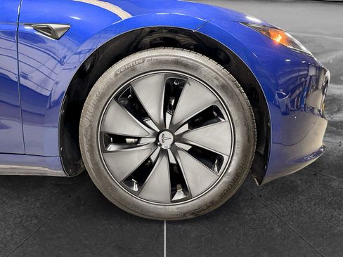 Used 2025 Tesla Model 3 Long Range AWD/4WD image 33