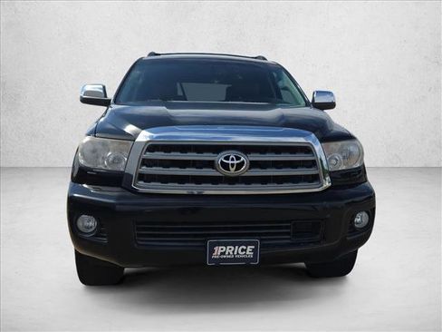 Used 2017 Toyota Sequoia Platinum RWD image 2