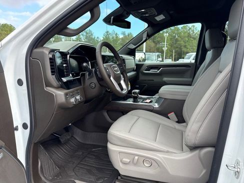 New 2026 GMC Sierra 1500 SLT image 19