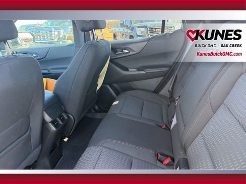 Used 2025 Chevrolet Equinox LT image 3
