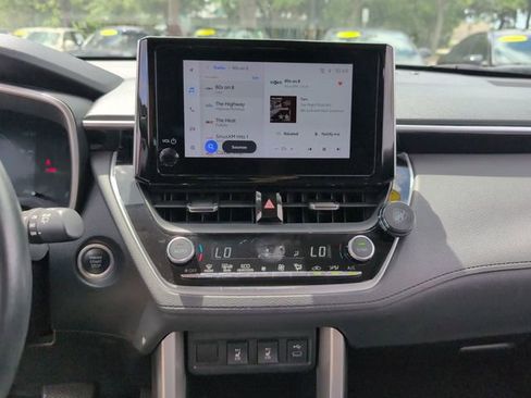 Used 2023 Toyota Corolla Cross XLE w/ Convenience Package FWD image 15