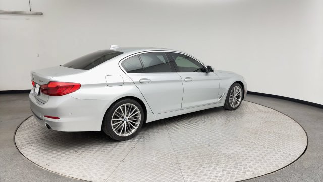 Used 2019 BMW 530i xDrive AWD/4WD image 2