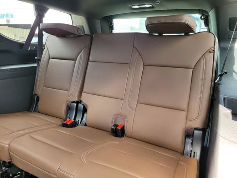 New 2026 Chevrolet Suburban High Country AWD/4WD image 23