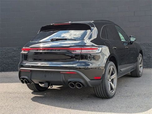 Used 2025 Porsche Macan image 9