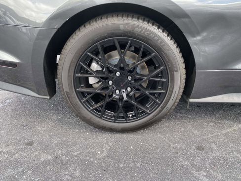 Certified 2020 Ford Mustang Coupe RWD image 9