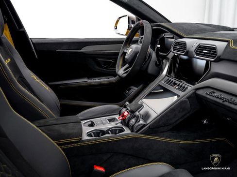 Used 2024 Lamborghini Urus Performante image 55