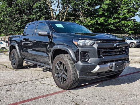 Used 2025 Chevrolet Colorado Trail Boss AWD/4WD image 1