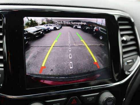 Used 2020 Jeep Grand Cherokee Altitude image 26