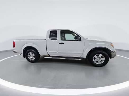 Used 2005 Nissan Frontier SE w/ (P01) Power Pkg AWD/4WD image 2