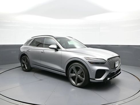 Used 2023 Genesis GV70 2.5T w/ Sport Prestige Package image 4