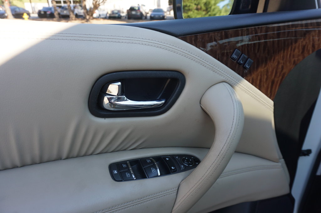 Used 2019 Nissan Armada Platinum w/ Captain's Chairs Package RWD image 3
