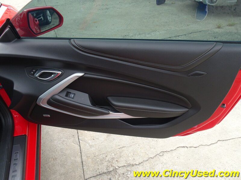 Used 2016 Chevrolet Camaro SS RWD image 32