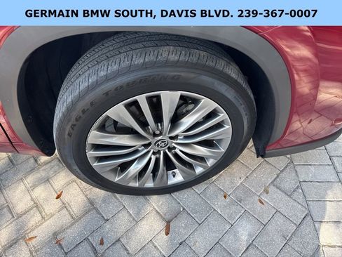 Used 2021 Toyota Highlander Platinum image 17