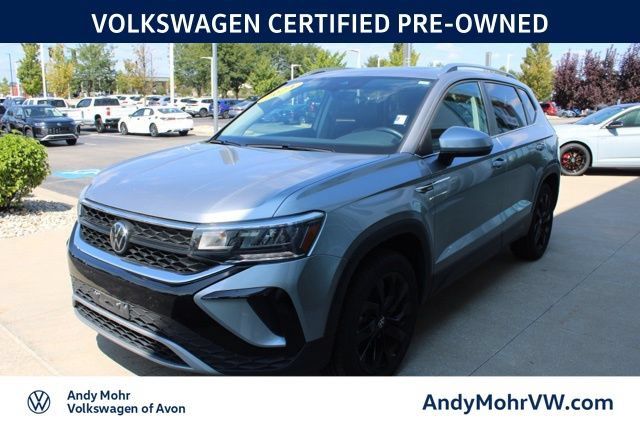 Used 2024 Volkswagen Taos SE FWD image 3