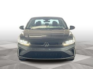 Used 2025 Volkswagen Jetta SE FWD video 3