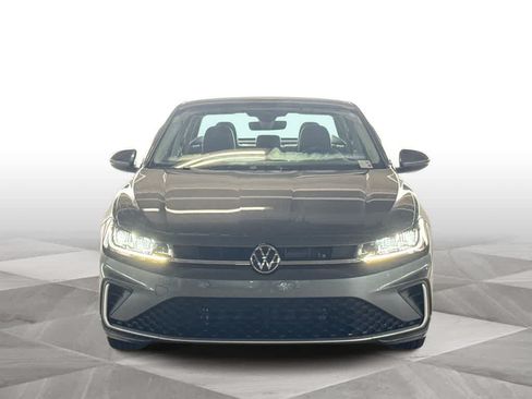 Used 2025 Volkswagen Jetta SE FWD image 3