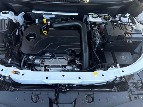 Used 2025 Chevrolet Equinox LT w/ Safety and Technology Package FWD image 21