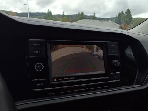 Used 2022 Volkswagen Jetta SE image 7