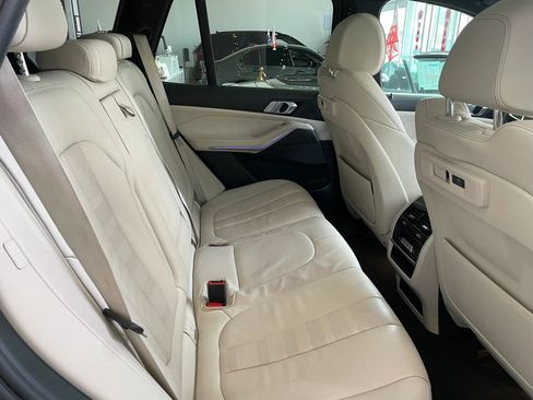Used 2021 BMW X5 xDrive40i w/ M Sport Package AWD/4WD image 25