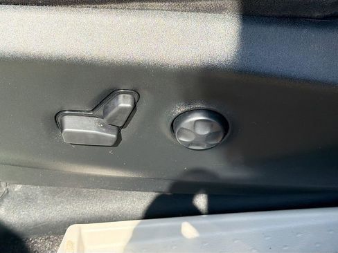 Used 2018 Chrysler Pacifica Touring Plus FWD image 26