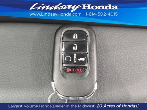 Used 2025 Honda Pilot Touring image 23