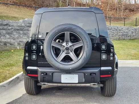 Used 2026 Land Rover Defender 110 X-Dynamic SE image 7