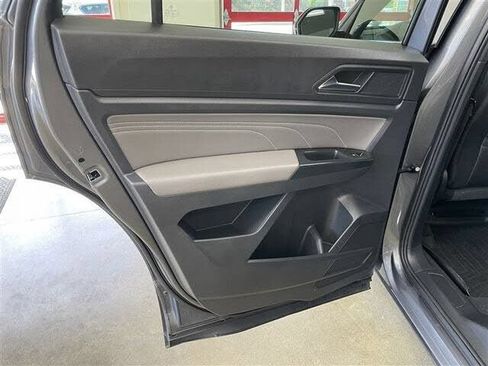 Used 2021 Volkswagen Atlas Cross Sport SE AWD/4WD image 30