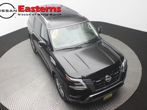 Used 2024 Nissan Armada SL AWD/4WD image 3