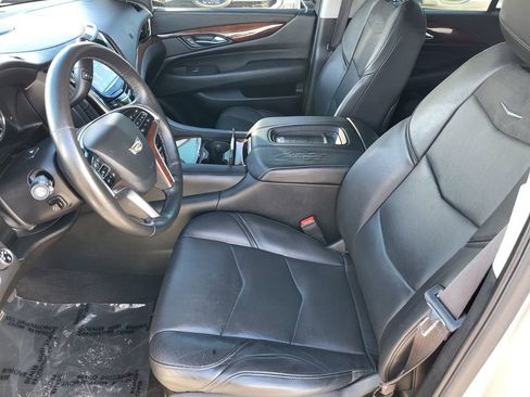 Used 2016 Cadillac Escalade Luxury AWD/4WD image 15