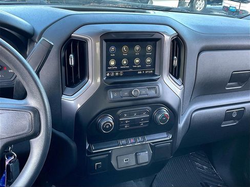 Used 2019 Chevrolet Silverado 1500 Custom w/ Custom Value Package image 17