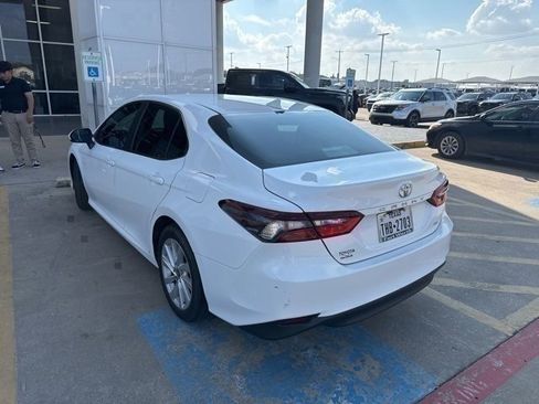 Used 2021 Toyota Camry LE w/ Carpet Mat Package (TMS) image 6