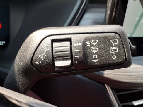 Used 2023 Ford Escape Platinum AWD/4WD image 25